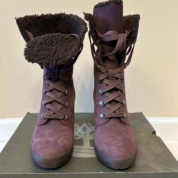 CAMDALE FLEECE FOLD DOWN DARK PURPLE NUBUCK BOOTS WOMEN’s size 8.5 - Picture 2 of 6